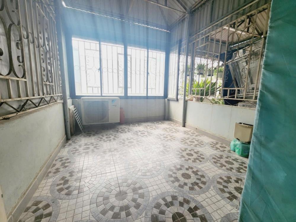 Bán nhà Đội Cấn 44m2, 5 Tầng, 9.3 Tỷ - Vị Trí Đẹp, Tặng Nội Thất