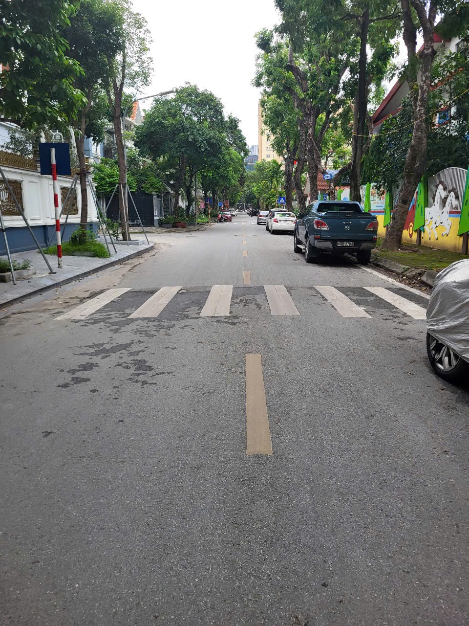 Bán Biệt Thự Mễ Trì Hạ 200m2 Mặt Tiền 10m - Vị Trí Đẹp, Đầu Tư Sinh Lời
