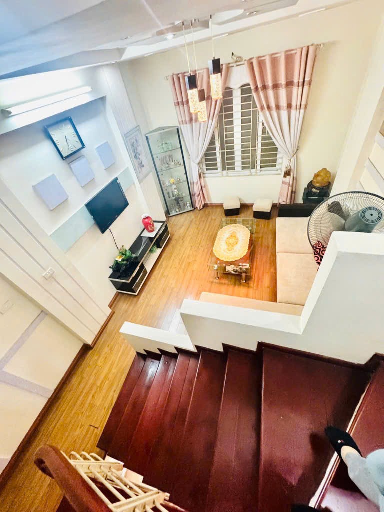Bán nhà Đào Tấn, Cầu Giấy - 45m2, 5 Tầng, Giá 7 Tỷ - Sổ Vuông A4