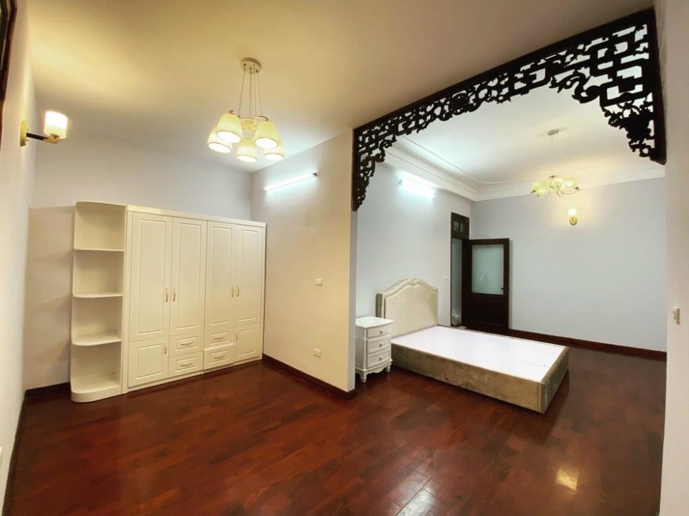 Nhà Lô Góc Hoàng Hoa Thám - Ba Đình - Mặt Tiền Rộng - Giá 18.5 tỷ