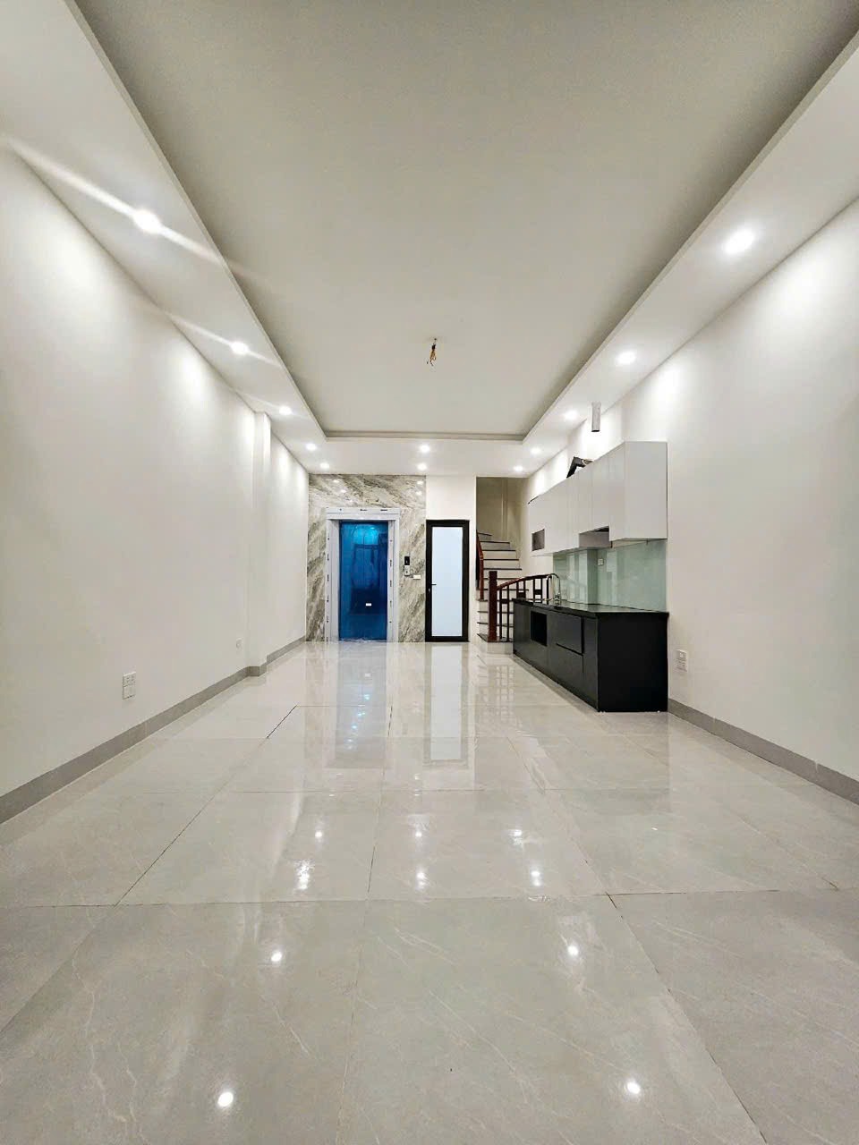 Nhà đẹp 50m2, 5 tầng, Full Nội Thất, Thang Máy - Vị trí Kim Cầu, Giá Tốt
