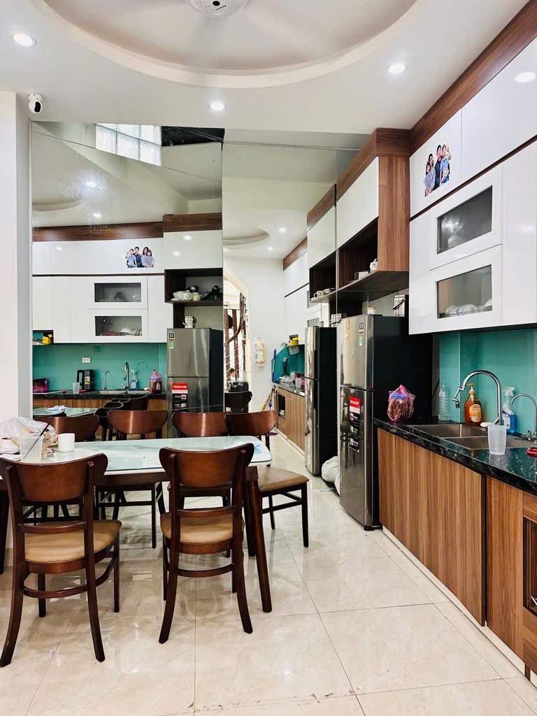 Nhà Mới 4 Ngủ, Kinh Doanh, Ô Tô Đỗ Cửa Tại Lai Xá - 6 Tỷ (Tặng 90% Nội Thất)
