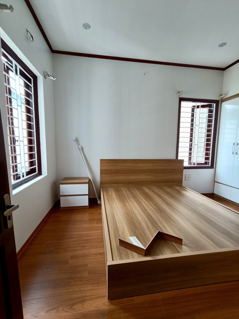 Bán nhà Nguyễn Văn Cừ, Long Biên: 4 Tầng, 60m², Mặt Tiền 8.5m, Giá 10+ Tỷ