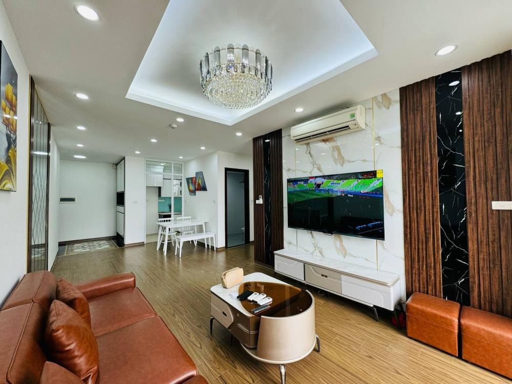 Căn hộ 3PN Cao Cấp A10 CT1 Nguyễn Chánh - 94m2 Full Nội Thất - 8 Tỷ