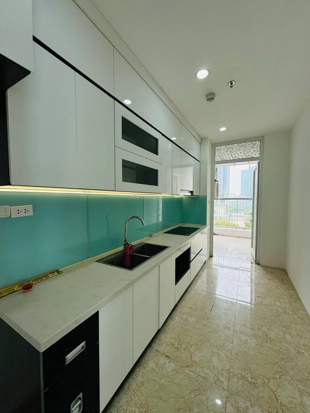 Căn hộ 3PN Cao Cấp A10 CT1 Nguyễn Chánh - 94m2 Full Nội Thất - 8 Tỷ