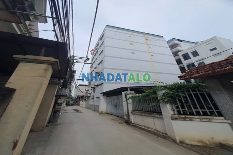Giá 2,45 tỷ - Bán gấp căn hộ CCMN Sổ đỏ riêng - 2PN, 1WC, 46m2 tại Nhật Tảo, Đông Ngạc