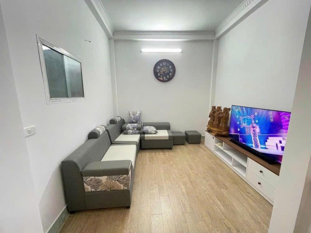 Lô Góc Kinh Doanh Phố 8/3, Hai Bà Trưng - 6.2 tỷ - 32m² - 5 Tầng - Mặt Tiền Rộng