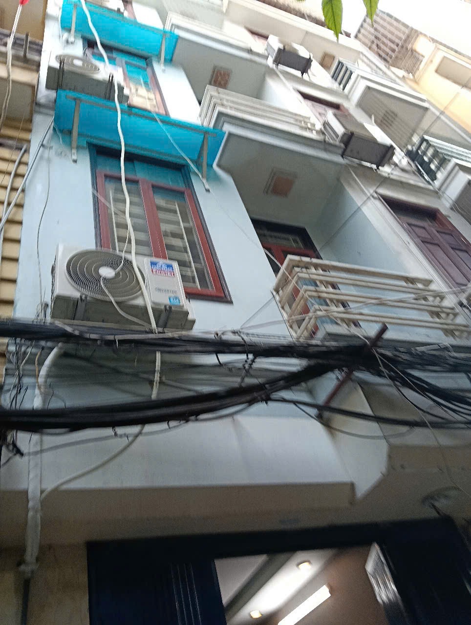 Lô Góc Kinh Doanh Phố 8/3, Hai Bà Trưng - 6.2 tỷ - 32m² - 5 Tầng - Mặt Tiền Rộng