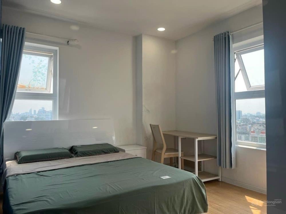 Bán Gấp Căn Hộ 2PN, 70m2, B2 Trường Sa, Giá 2.38 Tỷ - Vị Trí Đắc Địa