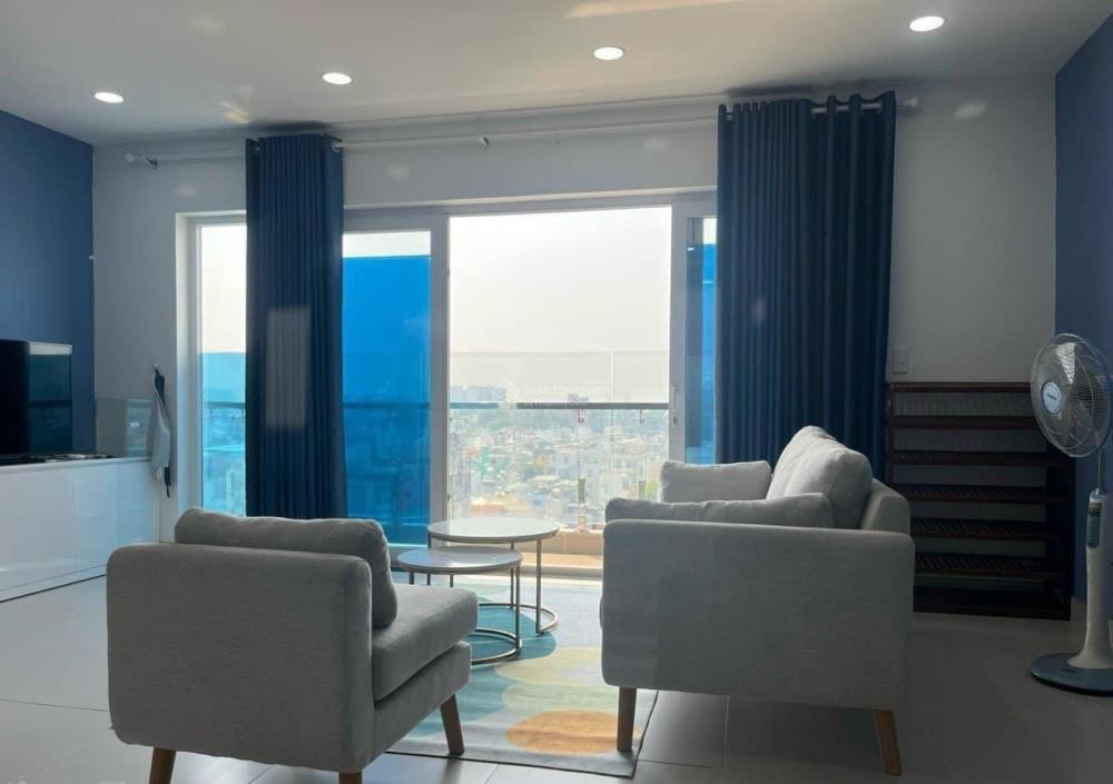Bán Gấp Căn Hộ 2PN, 70m2, B2 Trường Sa, Giá 2.38 Tỷ - Vị Trí Đắc Địa