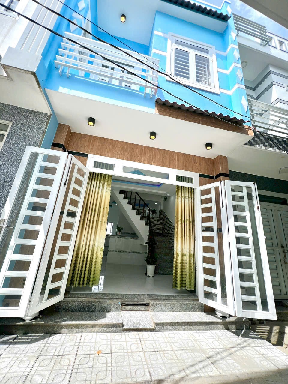 Nhà Chủ Ngộp Hóc Môn: Giá Chỉ 650tr, SHR, Vào Ở Ngay