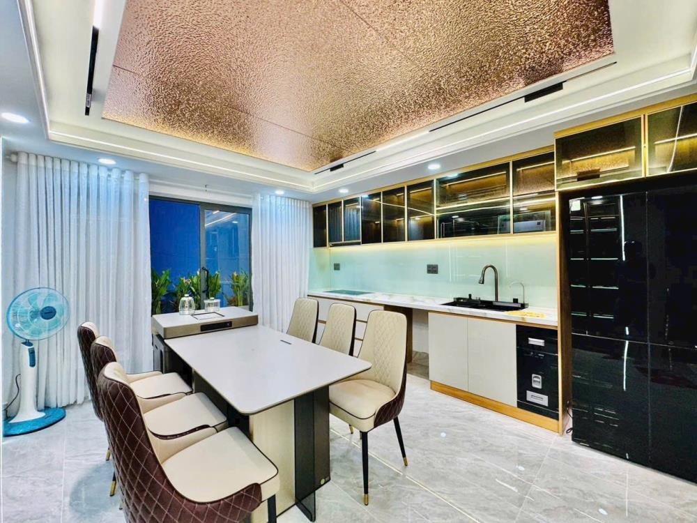 Bán Gấp Nhà 3 Lầu, 5 Phòng Ngủ, Gần Chợ Hiệp Bình - Thủ Đức