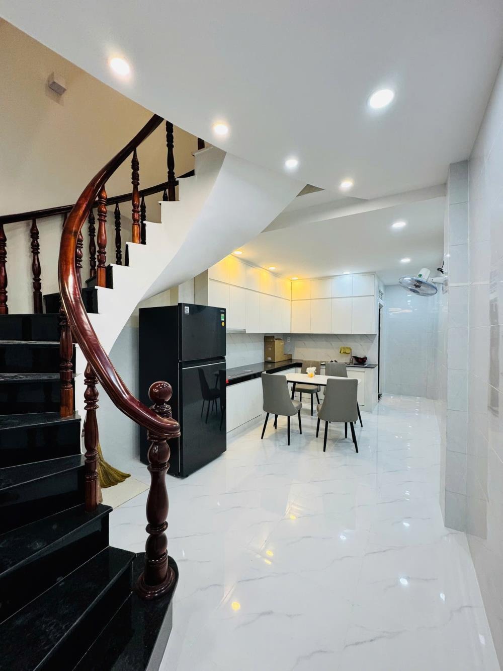 Bán Nhà Hẻm Ô Tô Nguyễn Trãi - 5PN, Tặng Nội Thất Cao Cấp, Vị Trí Hiếm