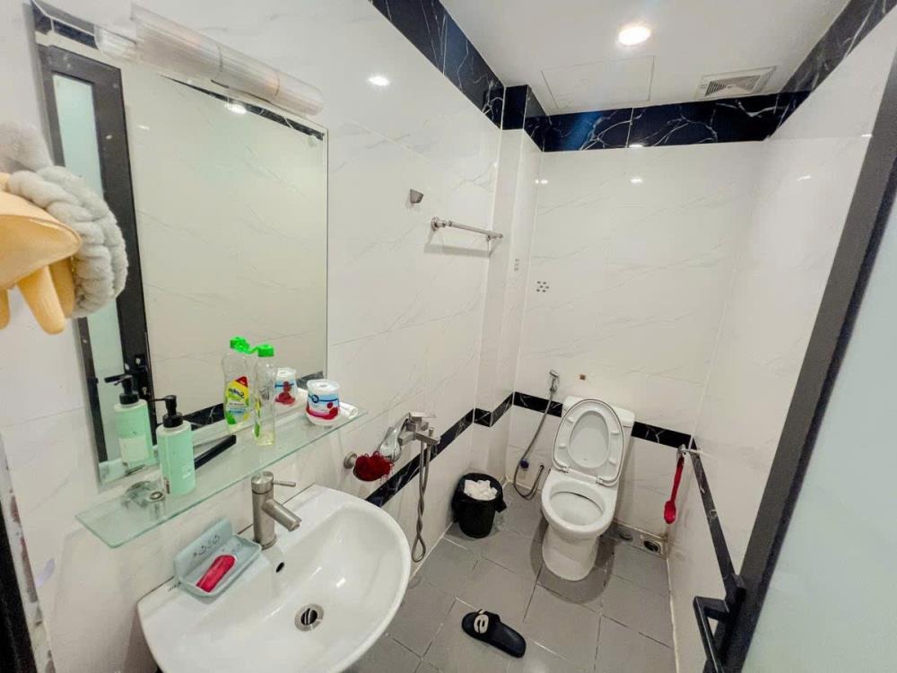Bán nhà mặt phố Láng Hạ, Đống Đa: 35m2, 6 tầng, MT 4.1m, kinh doanh đỉnh cao