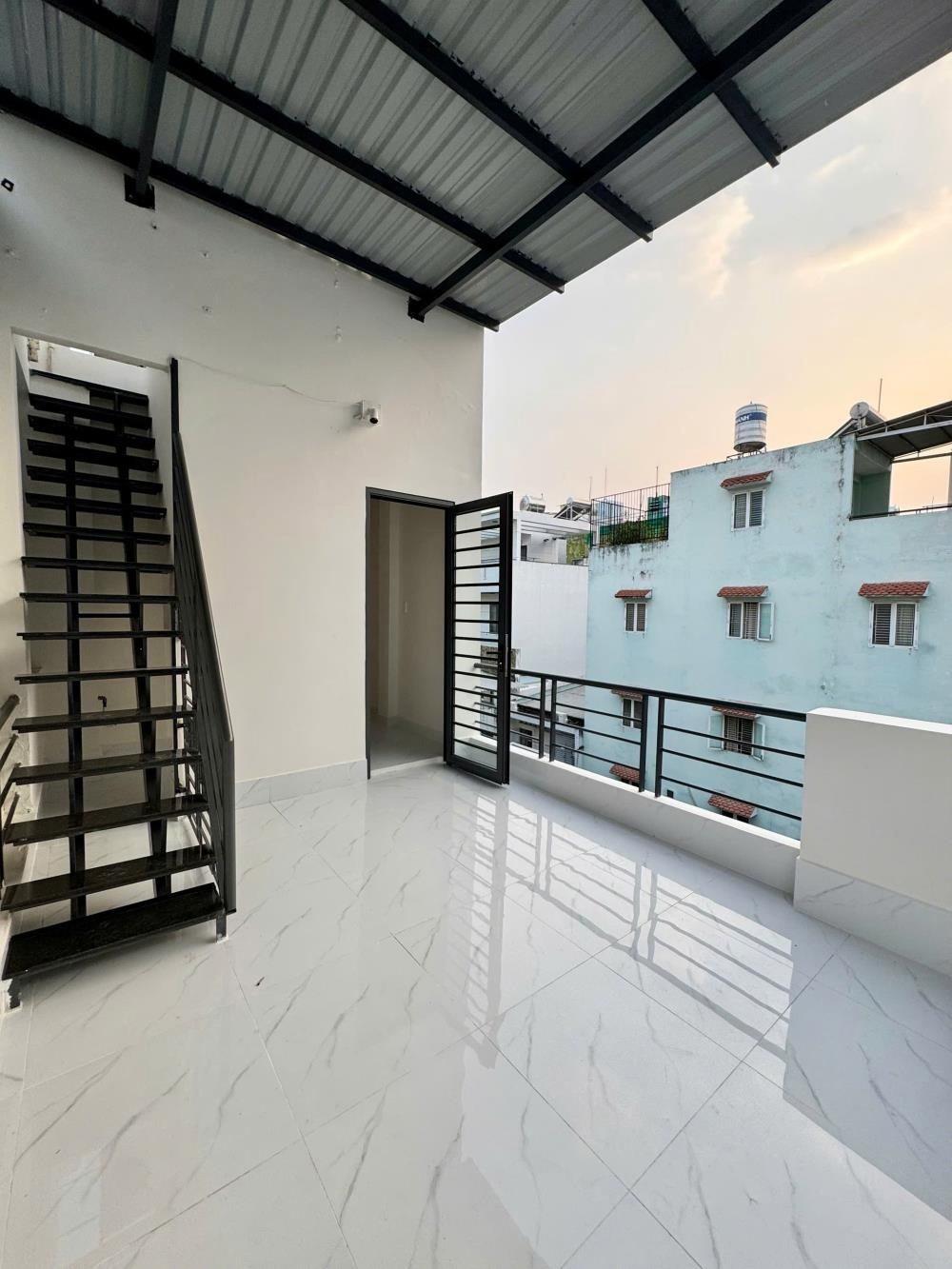 Bán Nhà Hẻm Ô Tô Nguyễn Trãi - 5PN, Tặng Nội Thất Cao Cấp, Vị Trí Hiếm