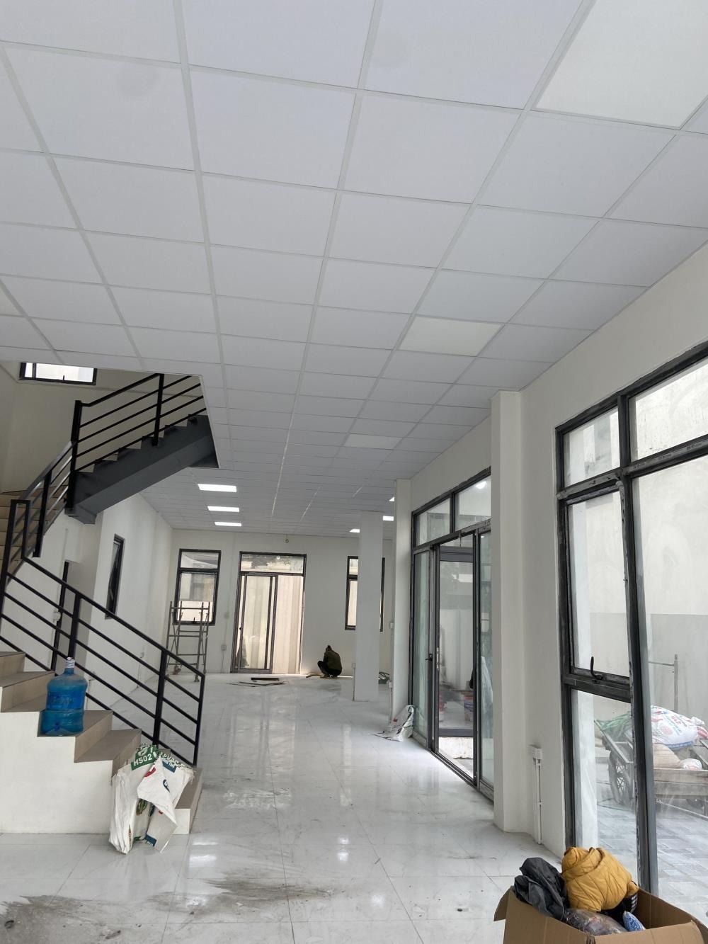 Cho thuê văn phòng tầng 1 biệt thự Dương Nội: Hoàn thiện, đẹp, sẵn điều hòa