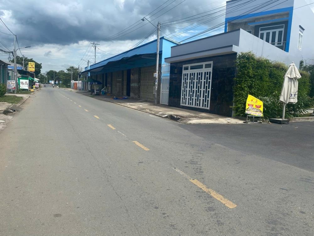 Bán nhà phố 3 tầng, 180m2, 4PN, Nguyễn Hữu Trí, Bình Chánh - Giá 3.6 tỷ