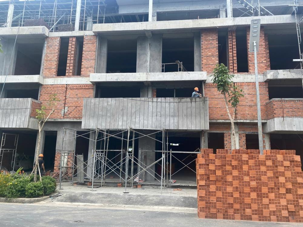 Bán nhà phố 3 tầng, 180m2, 4PN, Nguyễn Hữu Trí, Bình Chánh - Giá 3.6 tỷ