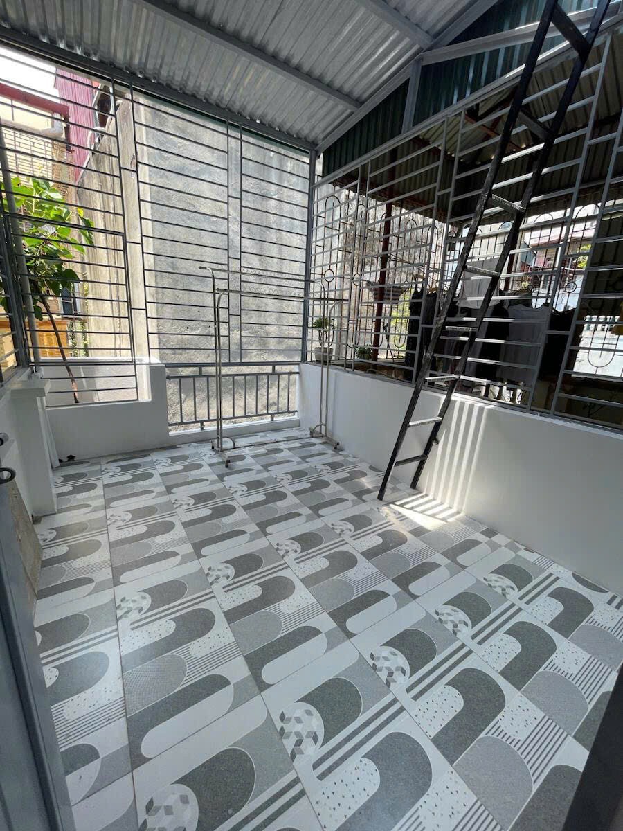 Bán nhà Hào Nam 32m2, 5 tầng, full nội thất, ngõ thông thoáng, giá tốt