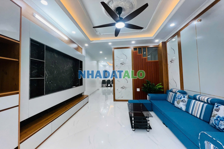 CHÍNH CHỦ BÁN NHÀ 6 TẦNG CỔ NHUẾ - LÔ GÓC, 58M2, CÓ THANG MÁY, FULL NT, Ô TÔ ĐỖ CỬA, SDCC