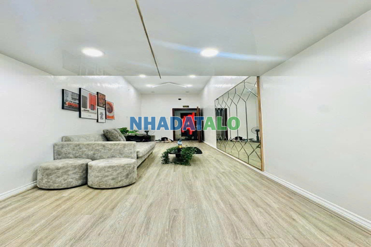 Nhỉnh 2 Tỷ - Minh Khai - Hai Bà Trưng