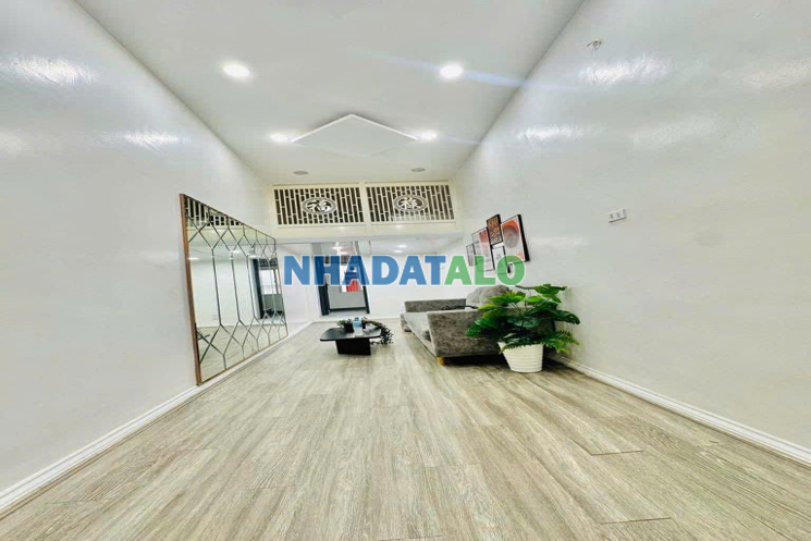Nhỉnh 2 Tỷ - Minh Khai - Hai Bà Trưng