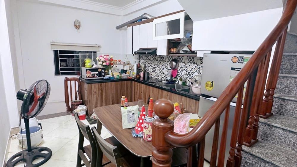 Bán nhà 4 tầng, 35m2, vị trí đắc địa gần Đại học Công nghiệp