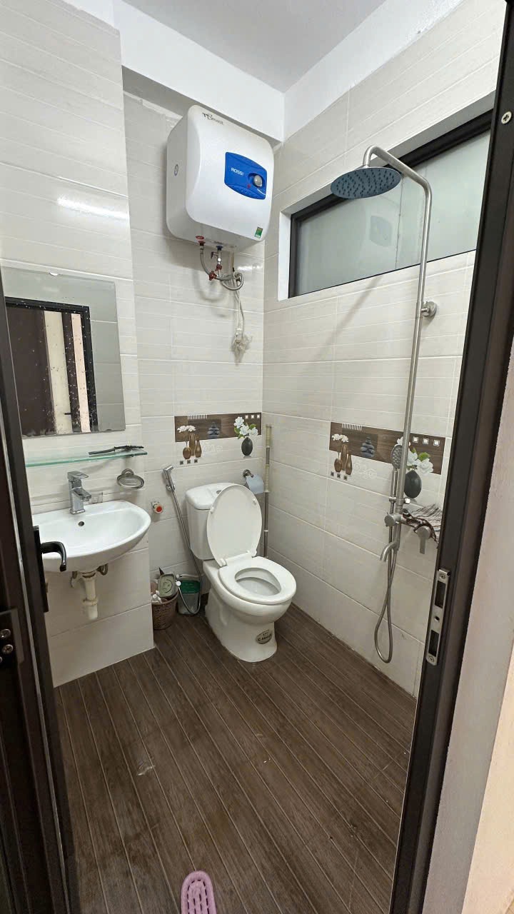 Bán nhà 4 tầng, 35m2, vị trí đắc địa gần Đại học Công nghiệp