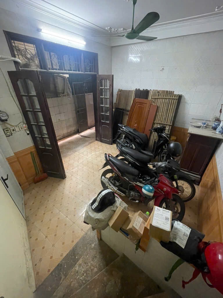 Bán nhà Minh Khai, 40m2, Giá 8.48 tỷ - Ngõ nông, Dân Xây, Sổ Đỏ Vuông