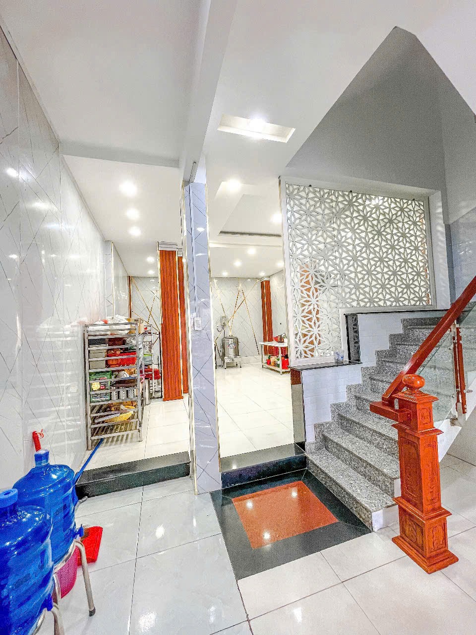 Bán Gấp Nhà Mặt Tiền Hà Huy Giáp, Quận 12 - 5 Lầu, Kinh Doanh Đa Ngành