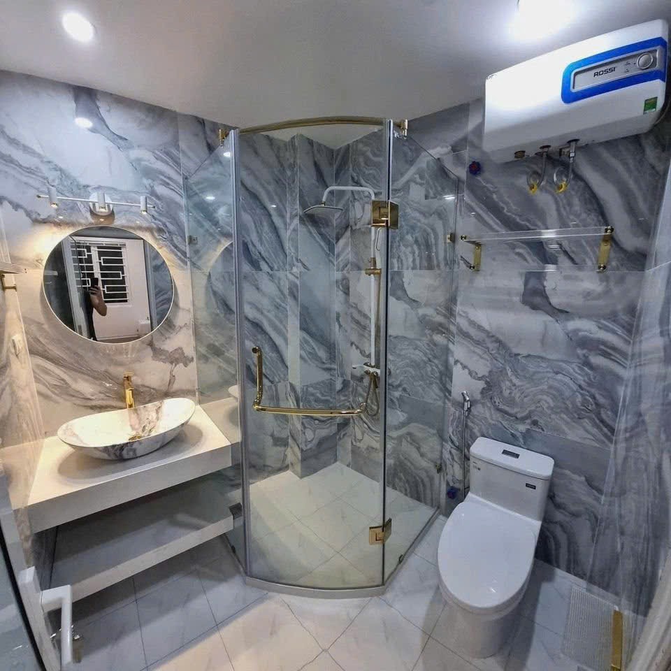 Bán Gấp Nhà Mặt Tiền Hà Huy Giáp, Quận 12 - 5 Lầu, Kinh Doanh Đa Ngành
