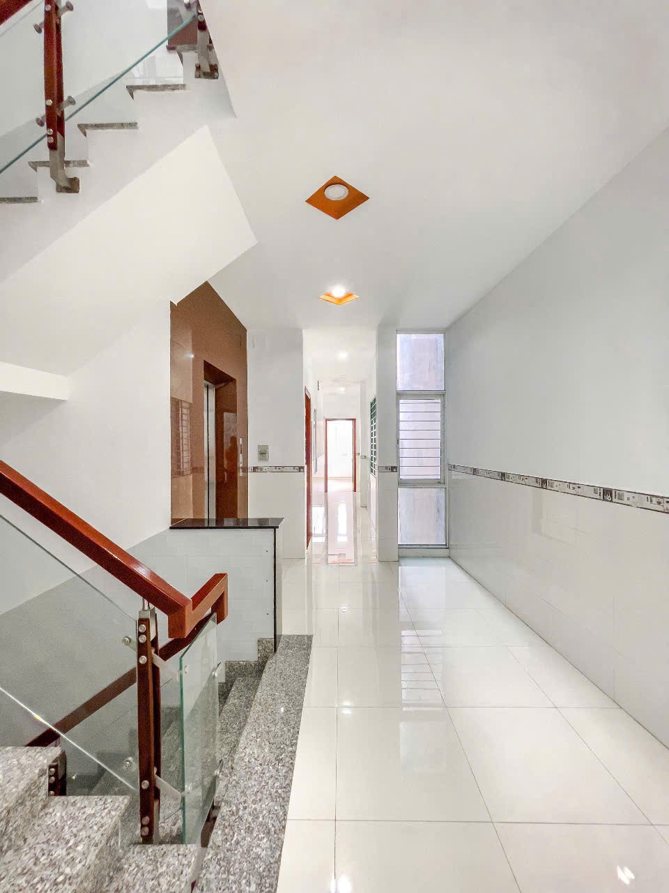 Bán Gấp Nhà Mặt Tiền Hà Huy Giáp, Quận 12 - 5 Lầu, Kinh Doanh Đa Ngành