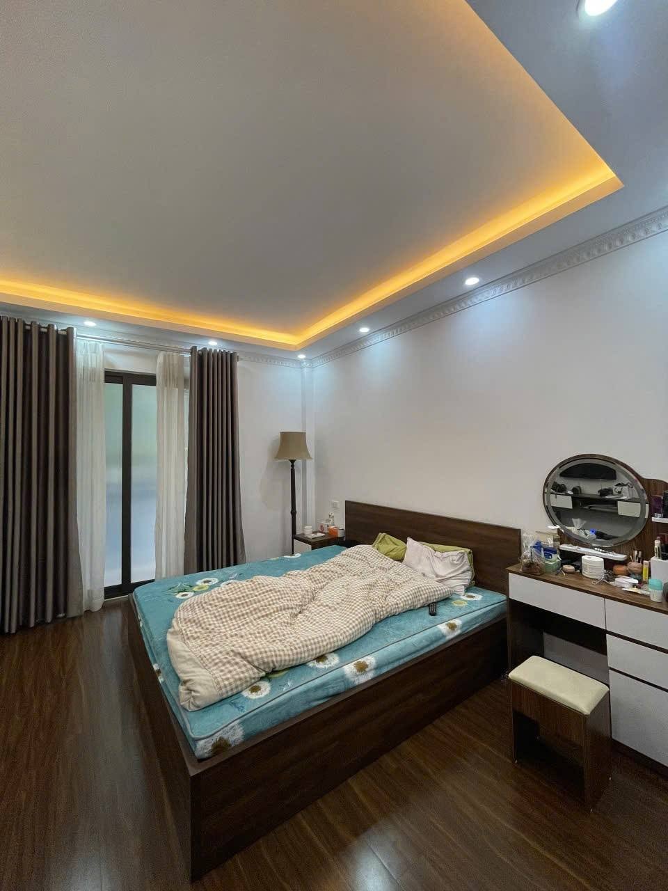 Chính Chủ Bán Nhà Phố Mễ Trì Thượng - 52m2, 6 Tầng, Ô Tô Đỗ Cửa - Giá 9.5 tỷ