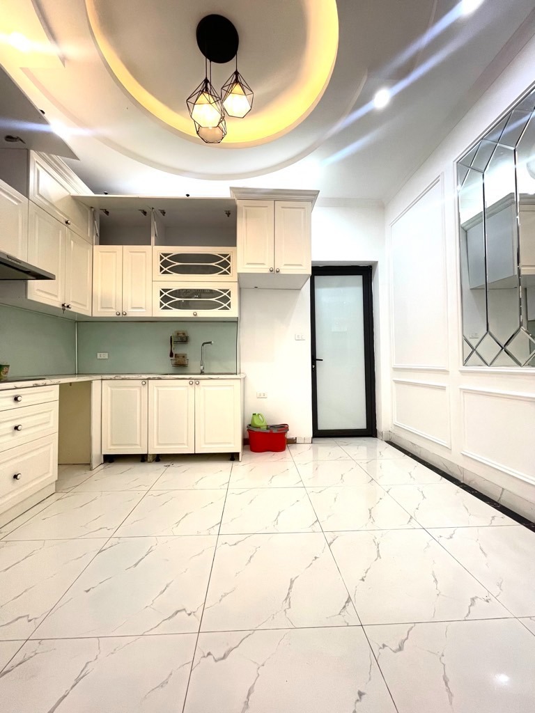Bán nhà phố Thái Hà - Đống Đa - 40m2, 4 tầng, MT 4m, Giá 13.95 tỷ