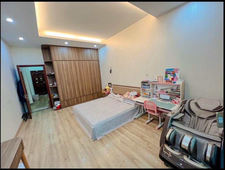 Bán Gấp Mặt Phố Bùi Xương Trạch - View Hồ - Ô Tô Tránh - Kinh Doanh Sầm Uất