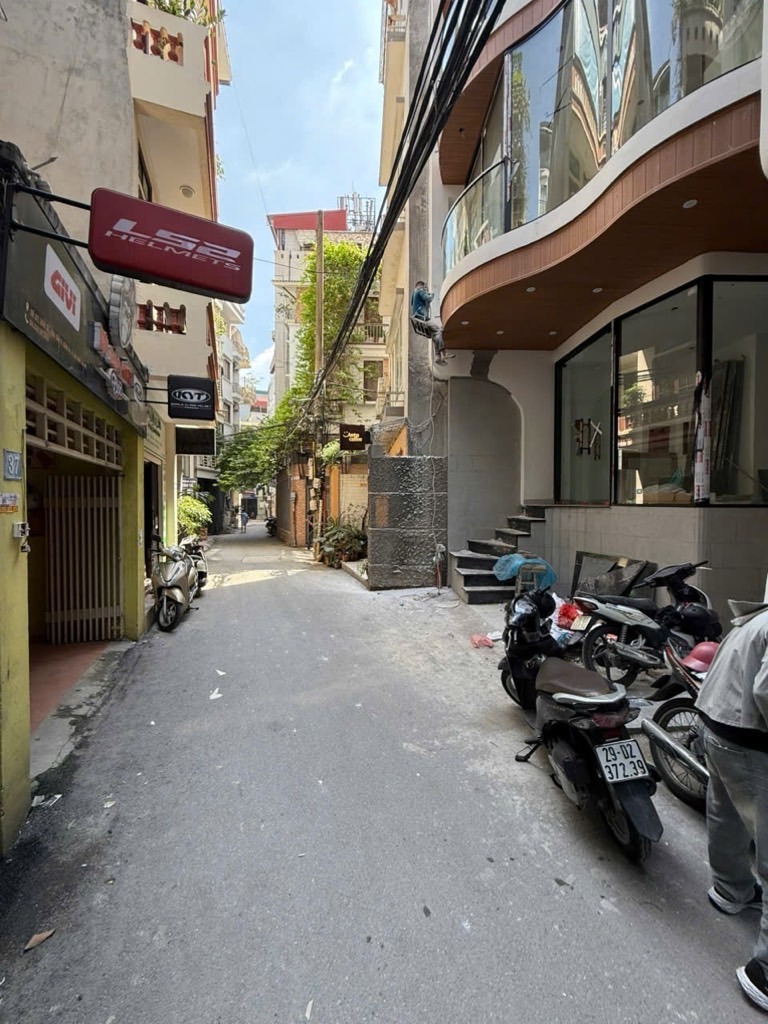 Bán nhà phố Ba Đình - 70m² - 4 Tầng - 29 tỷ - Ngõ Ô Tô - Pháp Lý Sạch