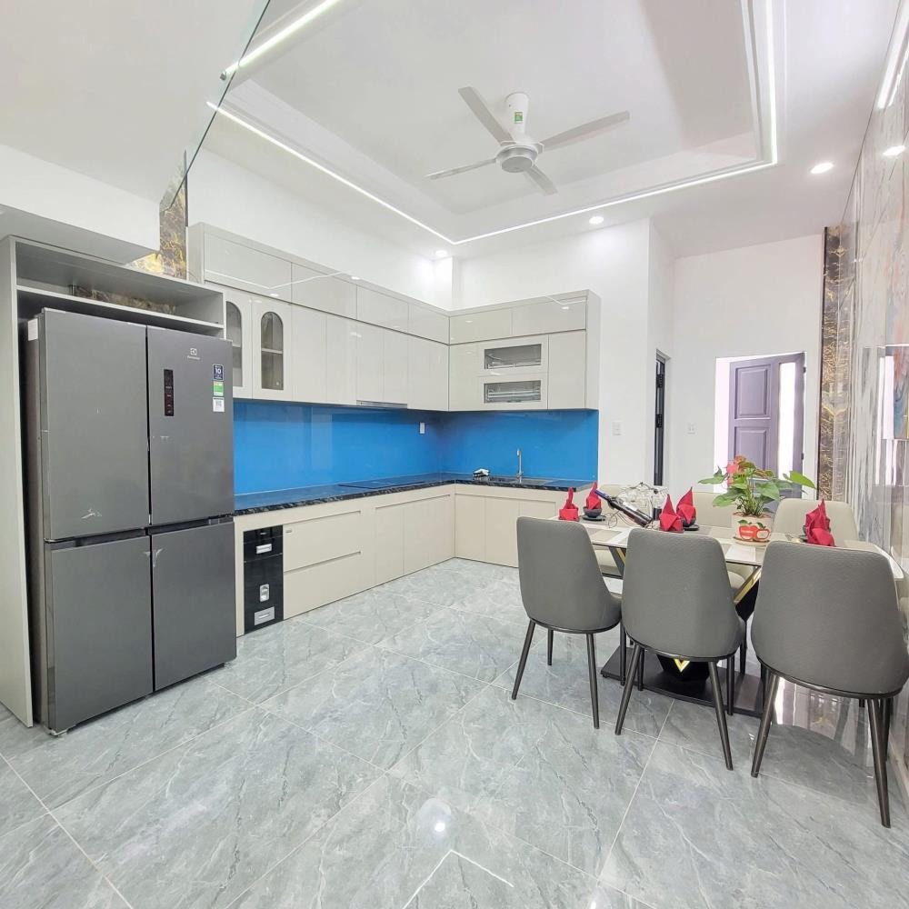 Nhà 3 Tầng Bình Chánh - Vị Trí Đắc Địa, Gần Chợ, Trường Học