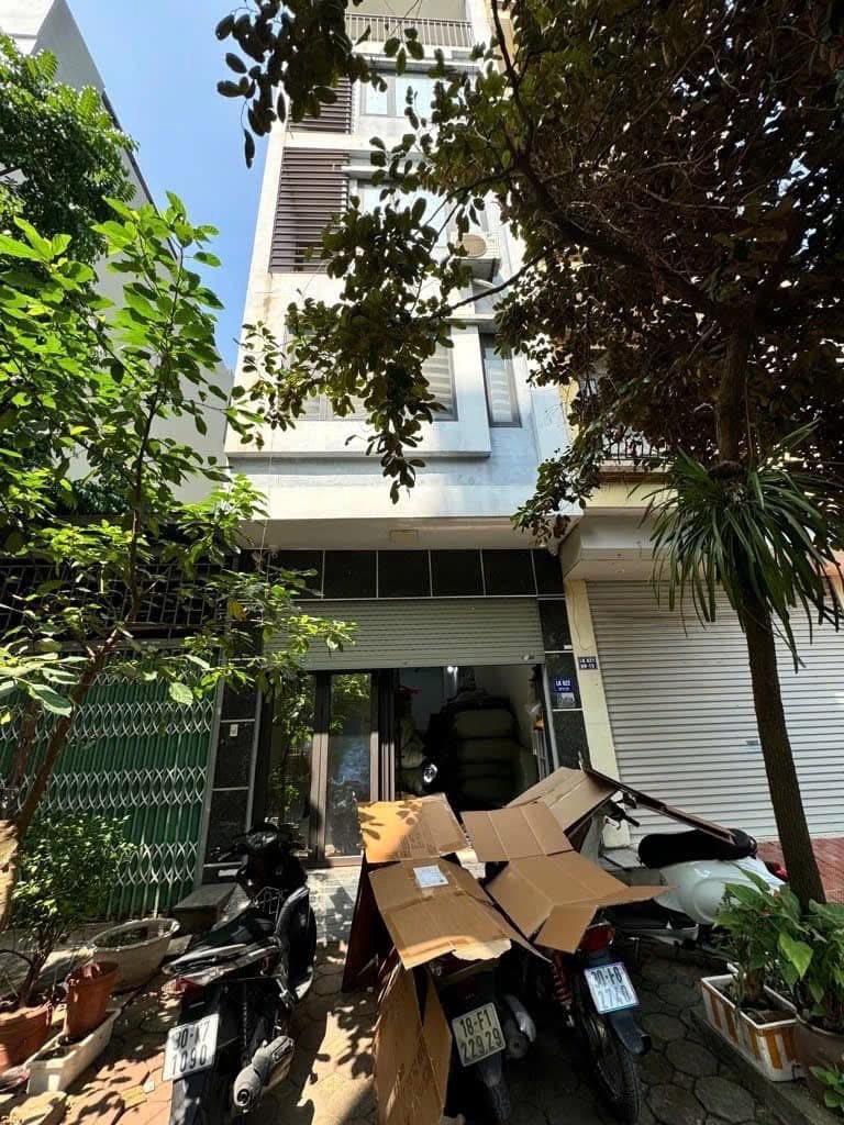 Bán nhà Mậu Lương 50m² 5 tầng hiện đại, vị trí đẹp, giá dưới 12 tỷ