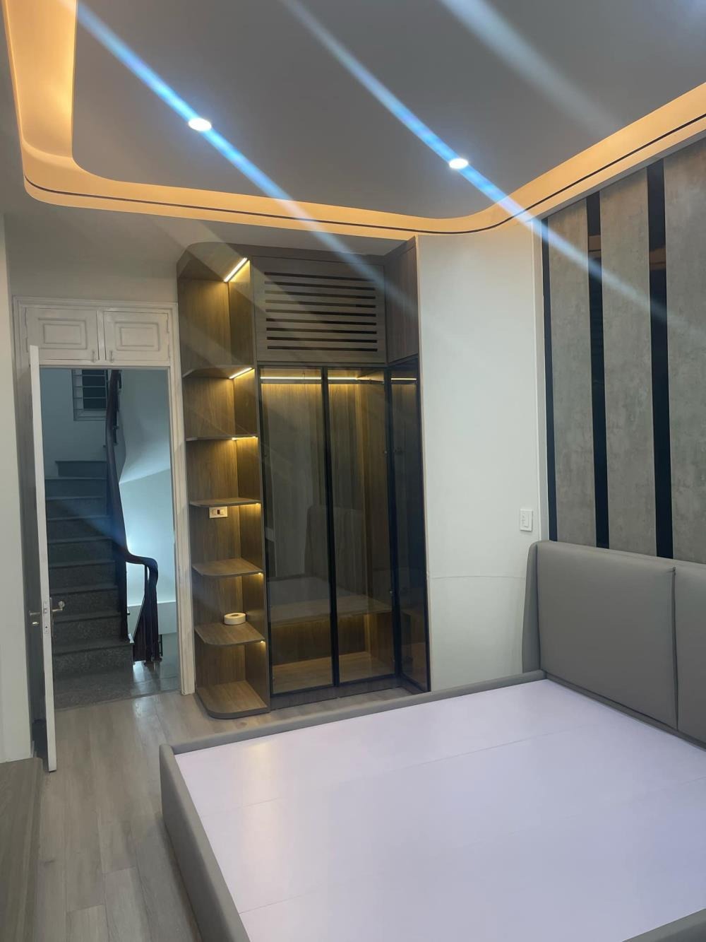 Bán nhà 5 tầng Cầu Đơ 4, Hà Đông - Ô tô vào nhà, Sổ đẹp, Giá 9.x tỷ