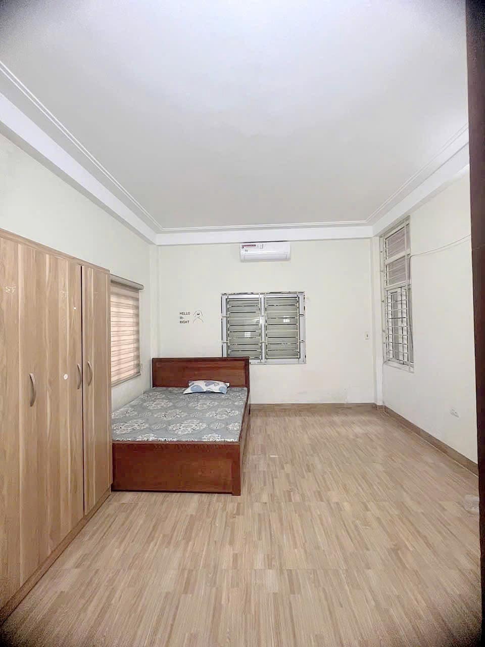 Bán nhà Hà Đông 30m² - 5 Tầng, Gần Mặt Phố Yên Phúc, Giá 5.X Tỷ