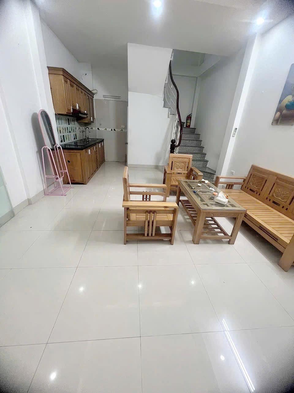 Bán nhà Hà Đông 30m² - 5 Tầng, Gần Mặt Phố Yên Phúc, Giá 5.X Tỷ