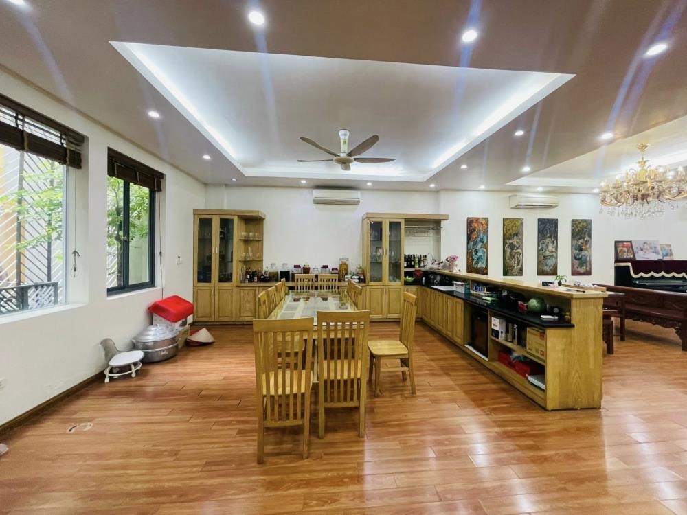 Bán Nhà Mặt Ngõ Hoa Bằng, Cầu Giấy: 225m2, 6 Tầng, Giá 58 Tỷ