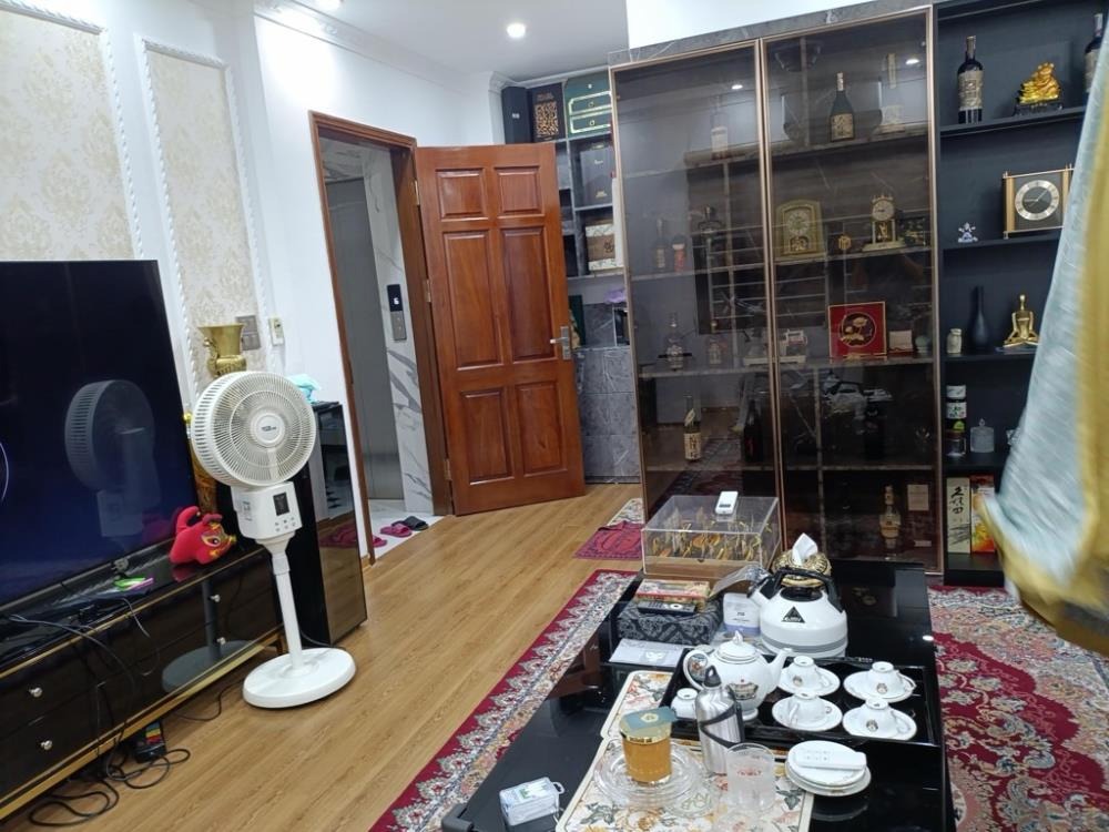 Bán nhà phố Đống Đa - 6 tầng, thang máy, ngõ thông, 41m2 - Giá 12 tỷ