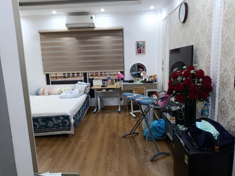 Bán nhà phố Đống Đa - 6 tầng, thang máy, ngõ thông, 41m2 - Giá 12 tỷ