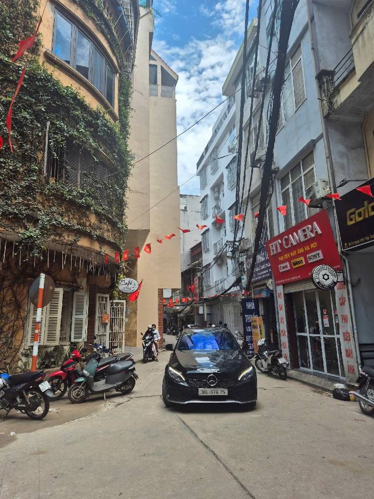 Bán nhà mới xây 7 tầng thang máy, vị trí đẹp - Đống Đa, Hà Nội