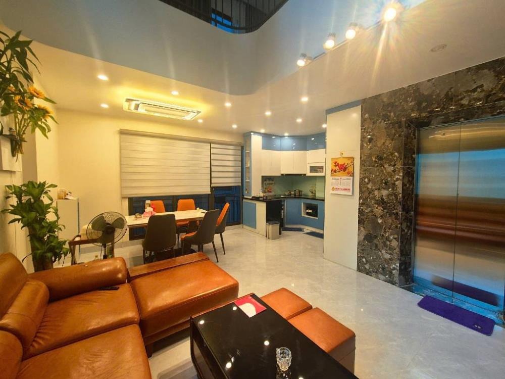 Bán nhà mới xây 7 tầng thang máy, vị trí đẹp - Đống Đa, Hà Nội