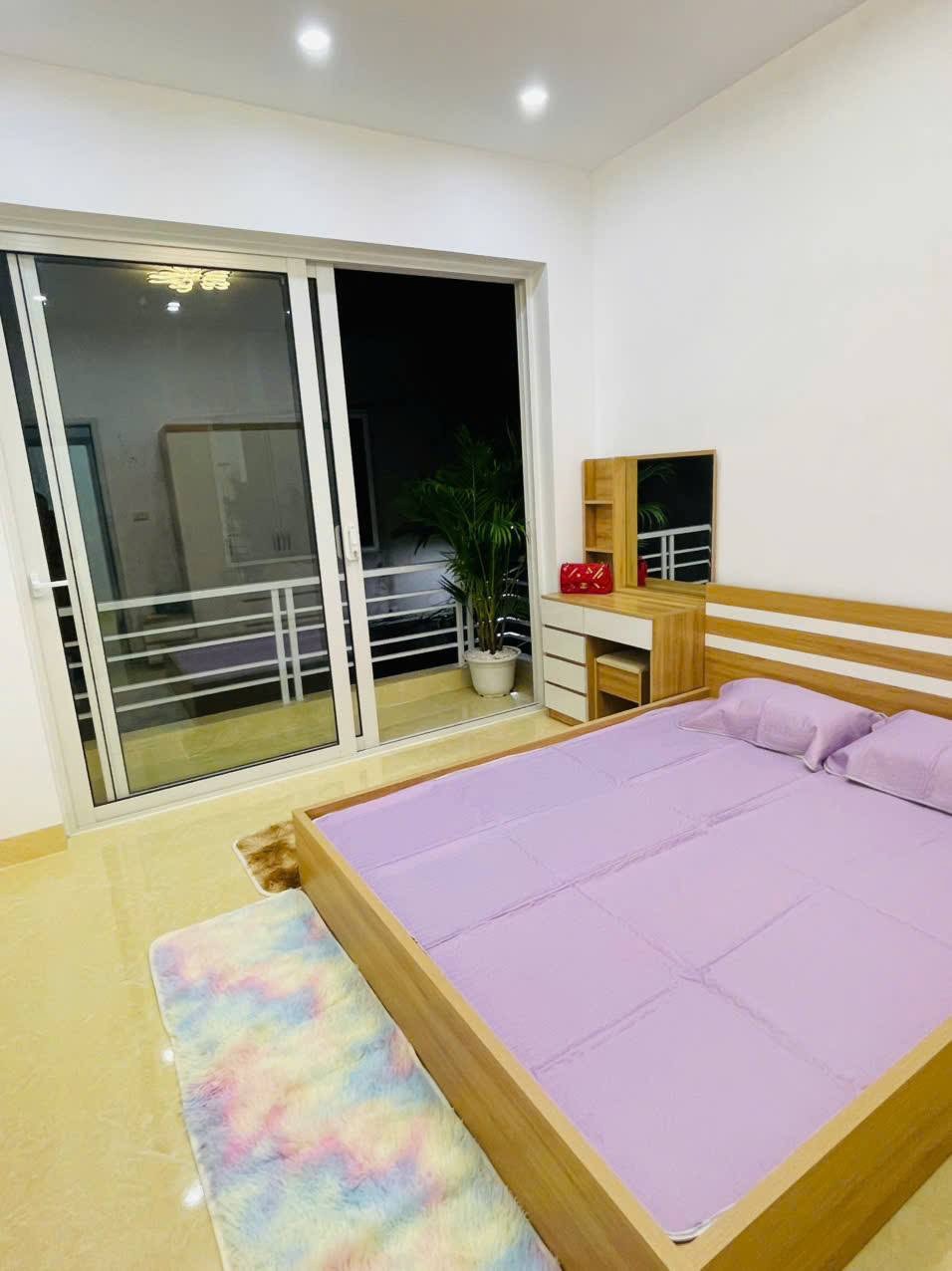 Bán Nhà Lô Góc Hà Đông: Full Nội Thất, Ngõ Thông, Vị Trí Đắc Địa