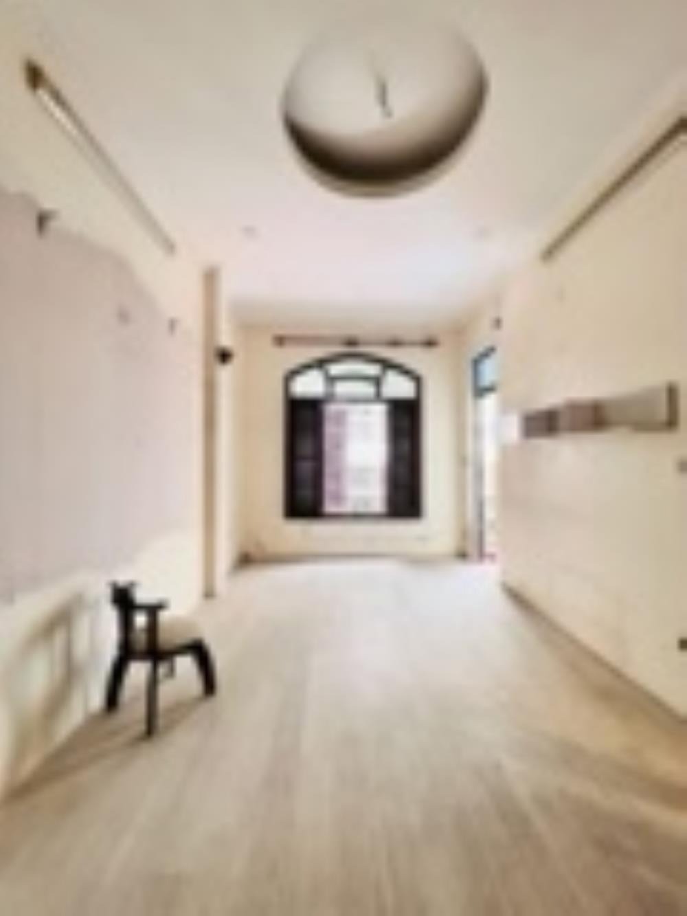 Phân Lô Trần Quốc Hoàn - Cầu Giấy: 35m x 5 Tầng, Mặt Tiền Rộng, Ô Tô Tránh Đỗ