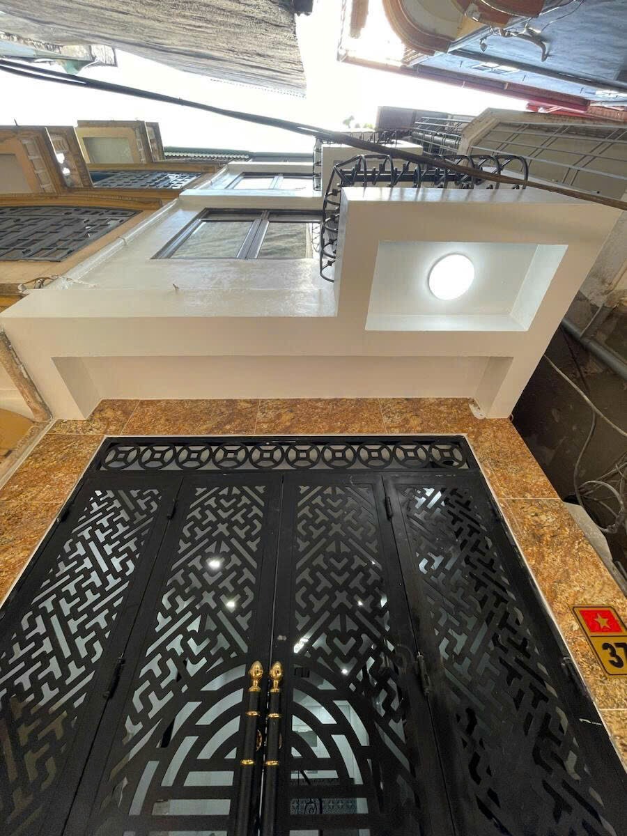 Hào Nam - Nhà 5 Tầng, Full Nội Thất - Vị Trí Đẹp, Giá Tốt