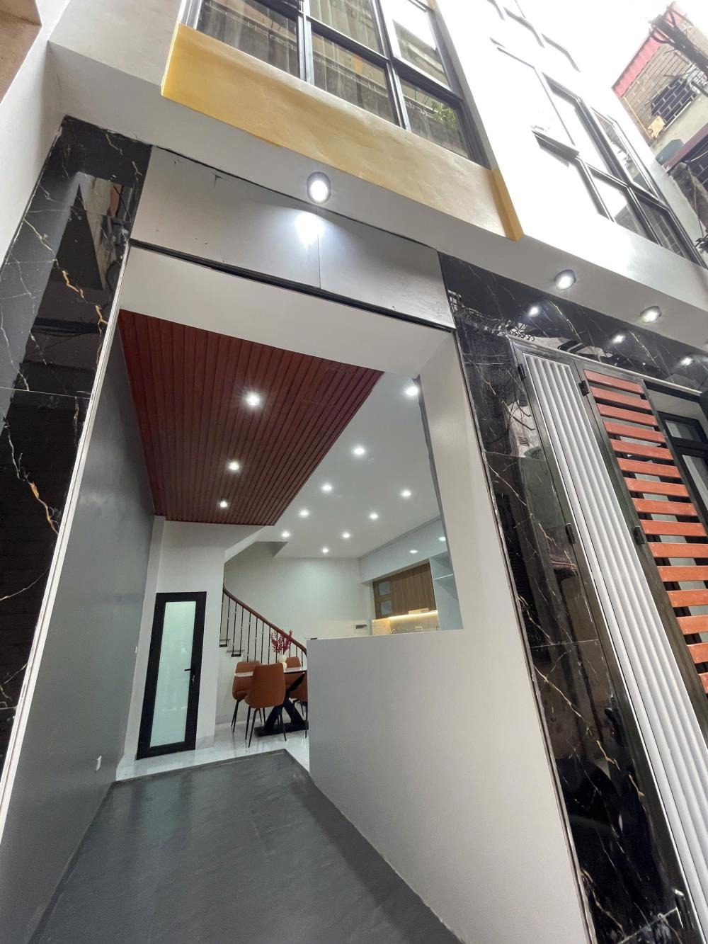Nhà phố 5 Tầng Lô Góc - Bà Triệu, Hà Đông - Thiết Kế Hiện Đại, Có Thang Máy